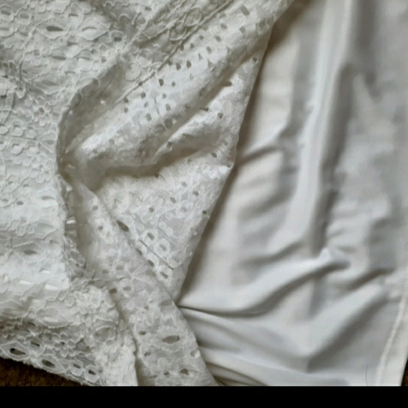 Misses' Eyelet Dress - Picture 5 of 8